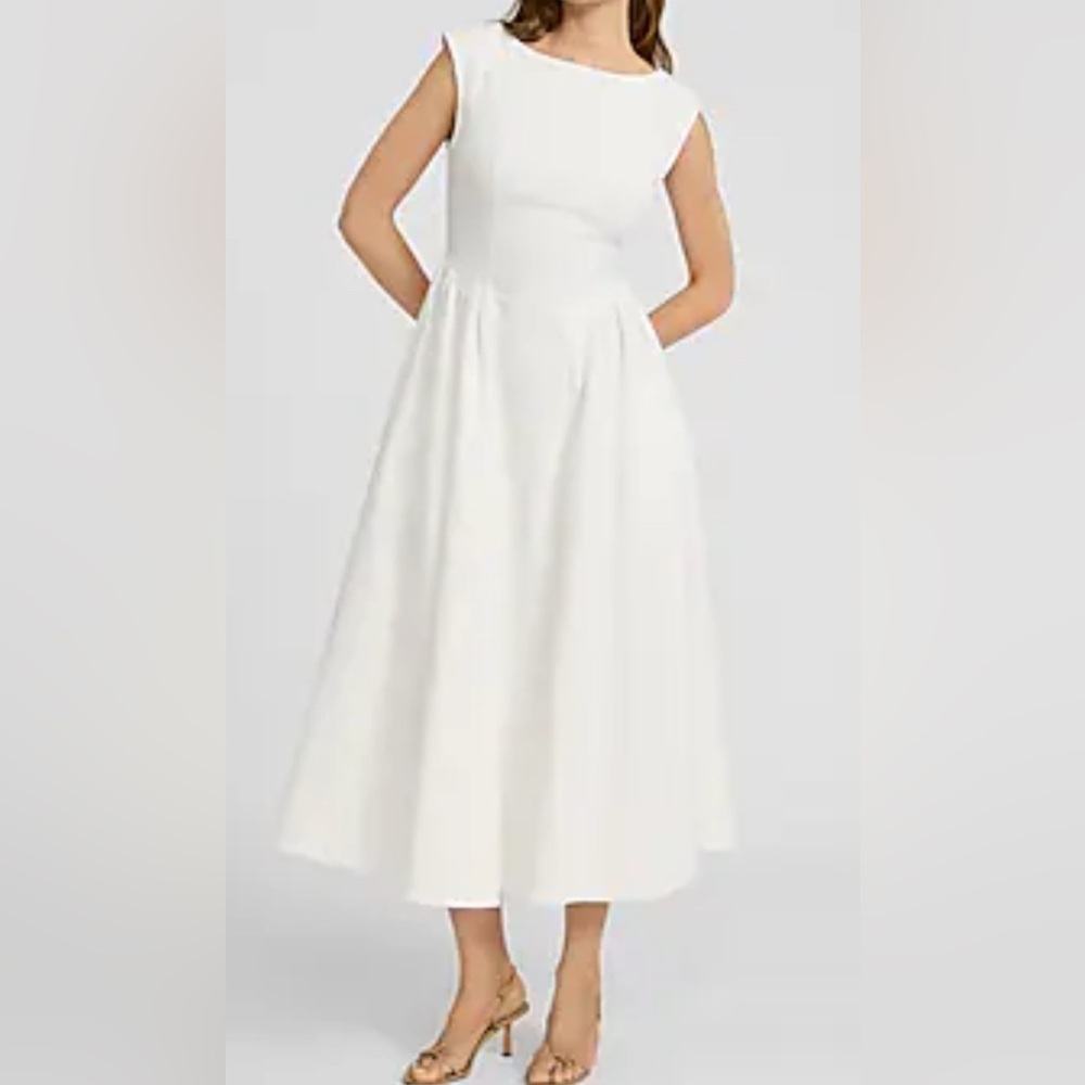 Elegant White Sleeveless Dress